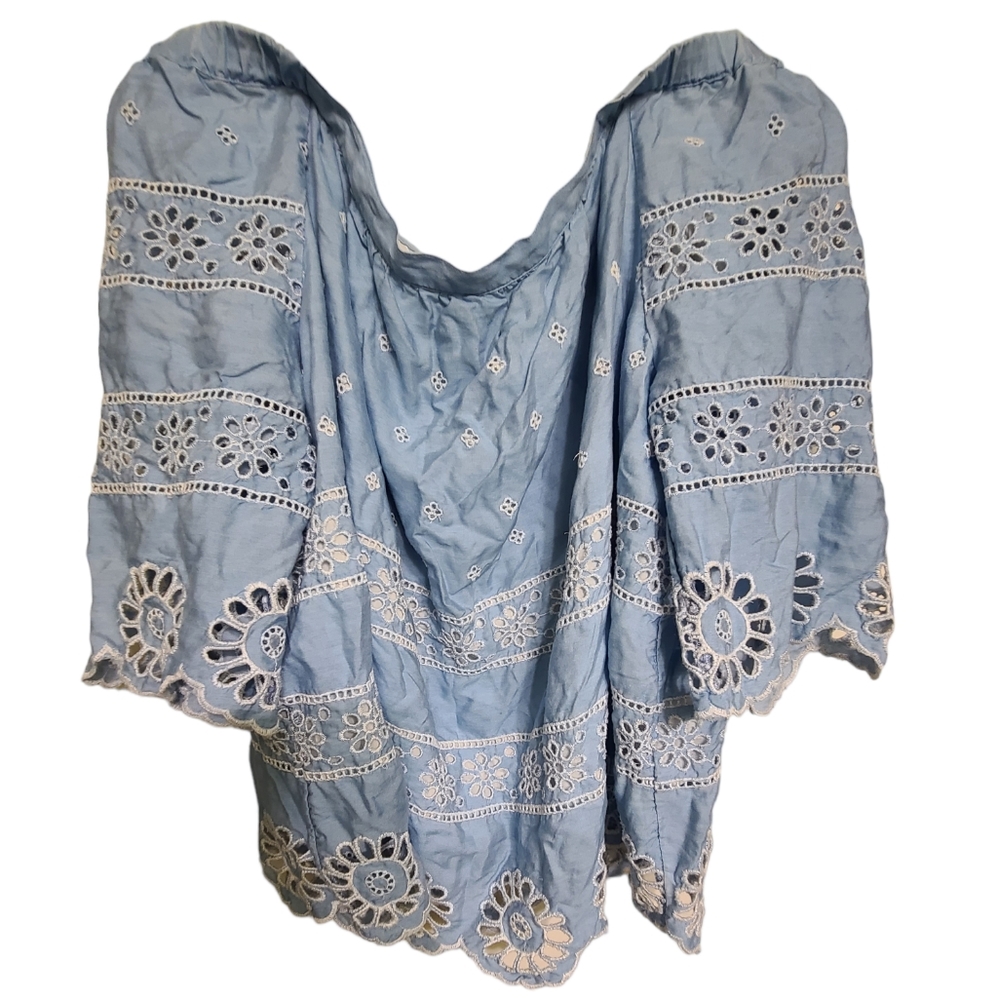 COPY - Crown and Ivy size XXL Flower Cut Out Top